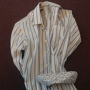 Fun dress  button down with collar and cuff design